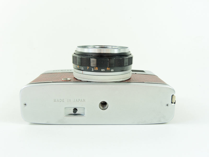 Olympus Trip 35 - Late in Wine Red Cowhide Leather