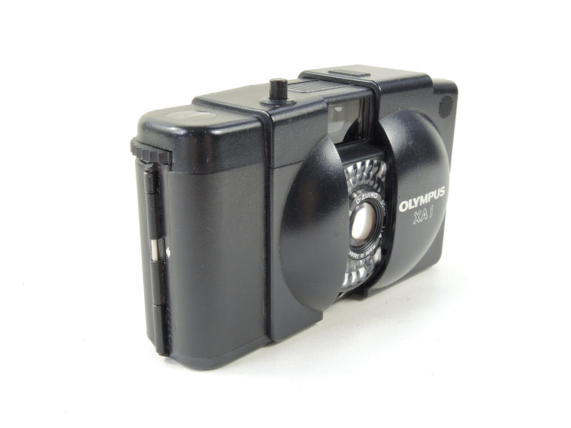 Olympus XA1