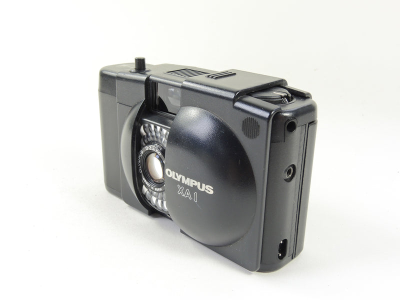 Olympus XA1