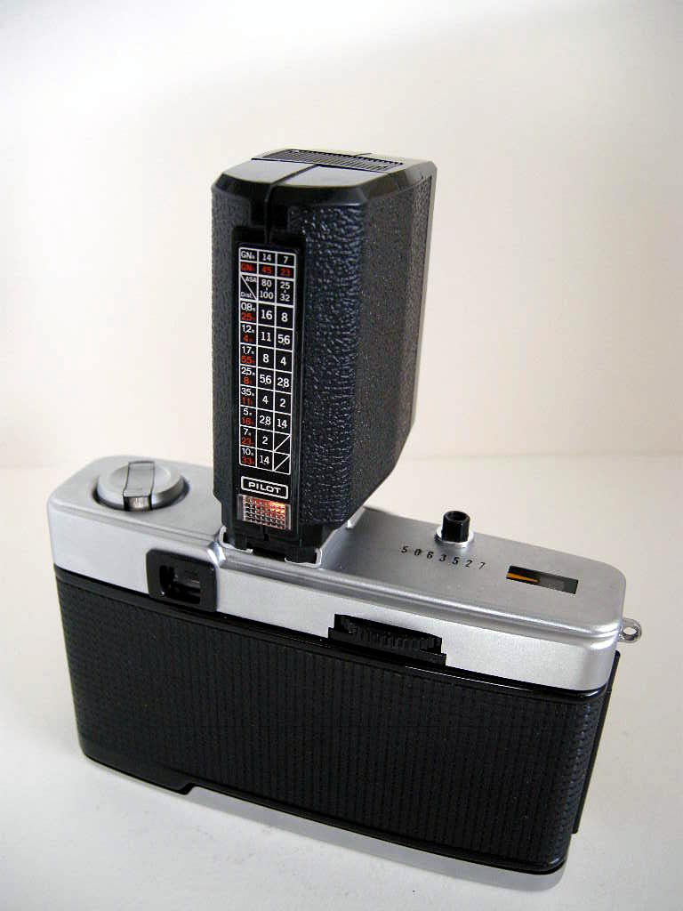 Olympus PS 200 Flash Gun BOXED with original soft pouch